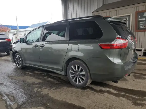 5TDDZ3DC1KS224102 2019 TOYOTA SIENNA - Image 2