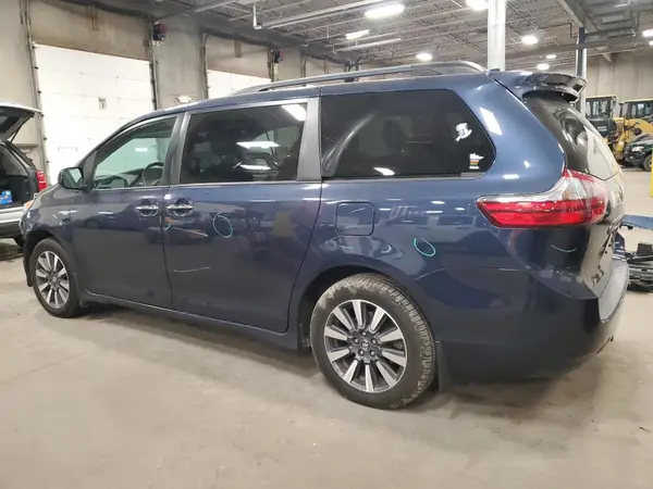5TDDZ3DC1LS239393 2020 TOYOTA SIENNA - Image 2