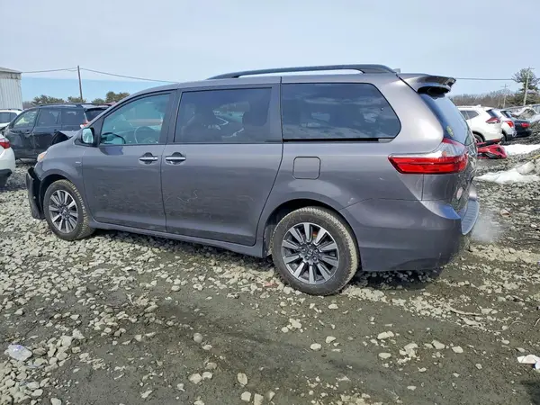 5TDDZ3DC1LS240754 2020 TOYOTA SIENNA - Image 2