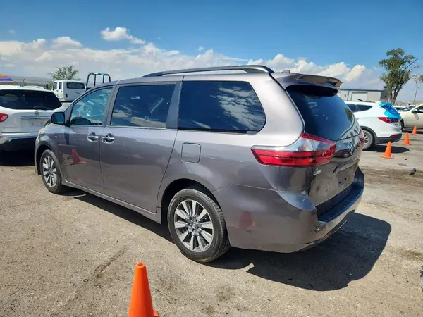5TDDZ3DC1LS242326 2020 TOYOTA SIENNA - Image 2