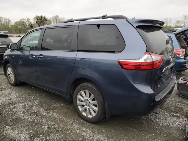 5TDDZ3DC2HS146616 2017 TOYOTA SIENNA - Image 2