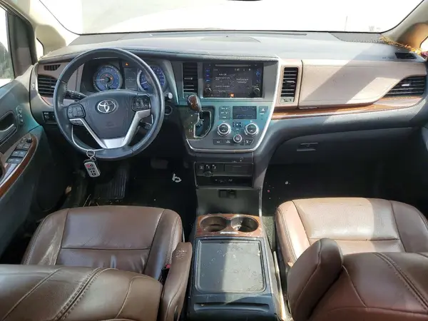5TDDZ3DC2HS154036 2017 TOYOTA SIENNA - Image 8