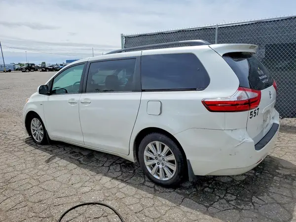 5TDDZ3DC2HS161164 2017 TOYOTA SIENNA - Image 2