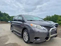 5TDDZ3DC2HS167093 2017 TOYOTA SIENNA