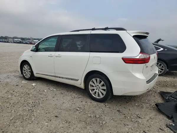 5TDDZ3DC2HS174108 2017 TOYOTA SIENNA - Image 2