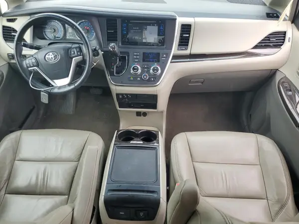5TDDZ3DC2HS174108 2017 TOYOTA SIENNA - Image 8