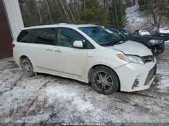 5TDDZ3DC2JS191352 2018 TOYOTA SIENNA