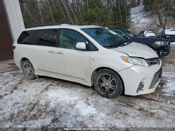 5TDDZ3DC2JS191352 2018 TOYOTA SIENNA - Image 1