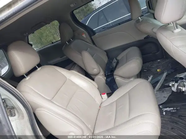 5TDDZ3DC2JS191352 2018 TOYOTA SIENNA - Image 8