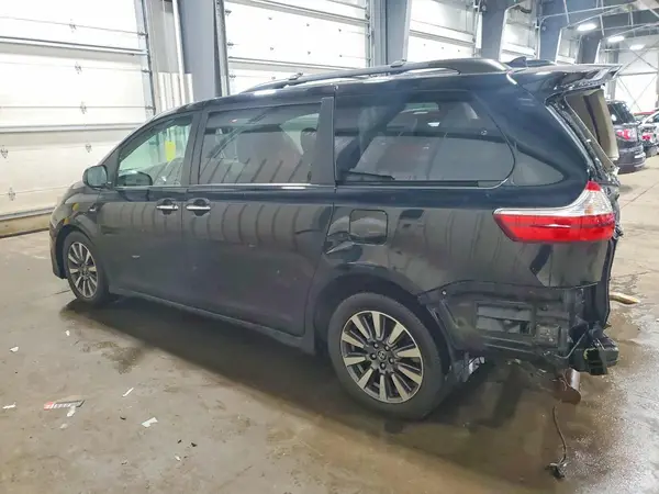 5TDDZ3DC2JS191500 2018 TOYOTA SIENNA - Image 2