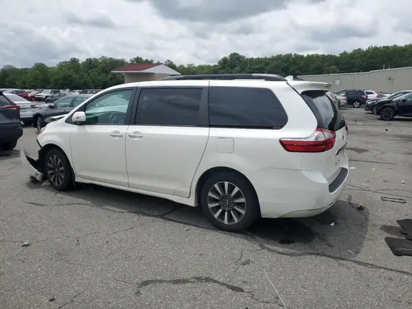 5TDDZ3DC2JS192436 2018 TOYOTA SIENNA - Image 2