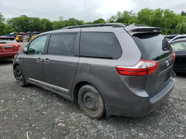 5TDDZ3DC2JS196583 2018 TOYOTA SIENNA - Image 2