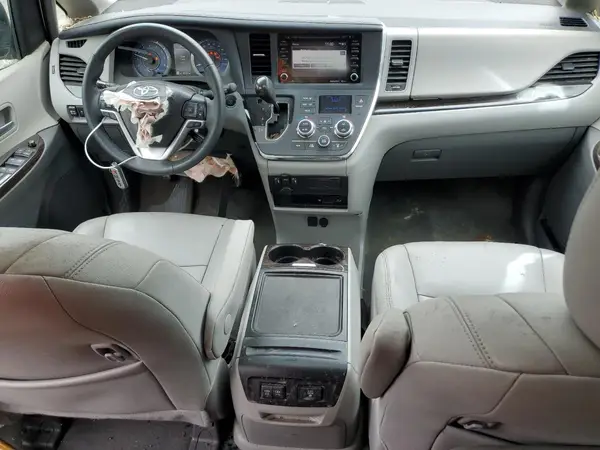 5TDDZ3DC2JS196583 2018 TOYOTA SIENNA - Image 8