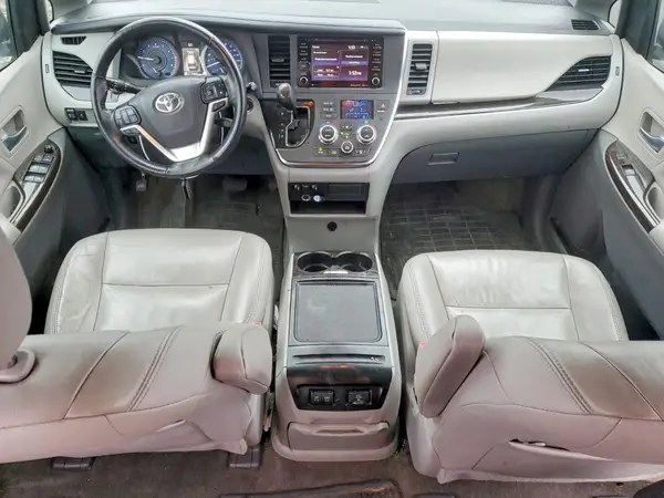 5TDDZ3DC2JS197572 2018 TOYOTA SIENNA - Image 8