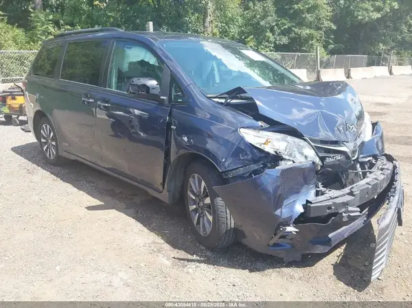 5TDDZ3DC2JS198186 2018 TOYOTA SIENNA - Image 1