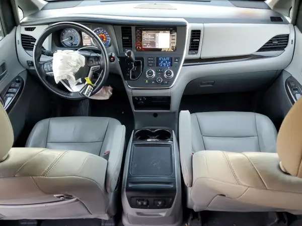 5TDDZ3DC2JS202883 2018 TOYOTA SIENNA - Image 8