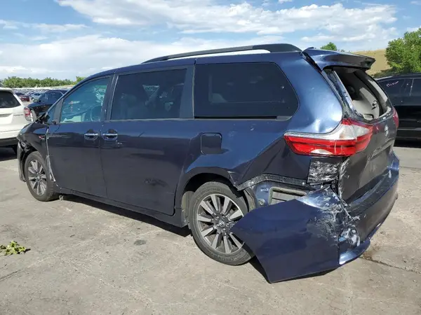 5TDDZ3DC2JS205914 2018 TOYOTA SIENNA - Image 2