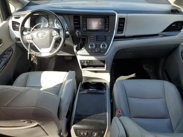 5TDDZ3DC2JS205914 2018 TOYOTA SIENNA - Image 8