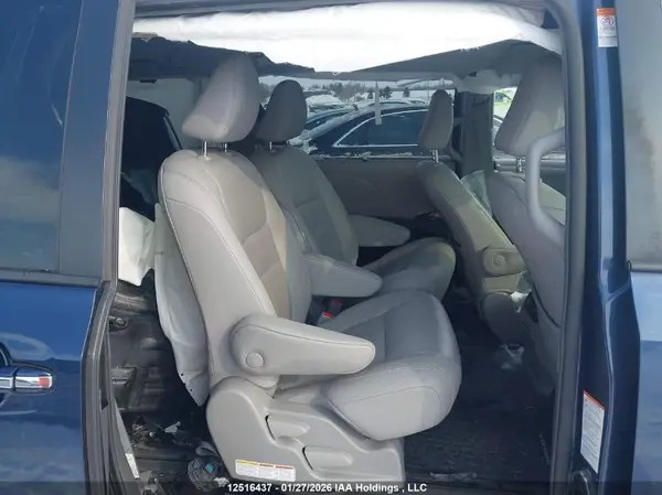 5TDDZ3DC2KS212315 2019 TOYOTA SIENNA - Image 8