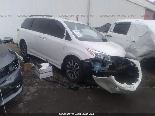 5TDDZ3DC2KS220947 2019 TOYOTA SIENNA - Image 1