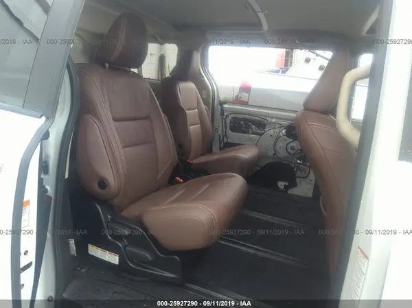 5TDDZ3DC2KS220947 2019 TOYOTA SIENNA - Image 8
