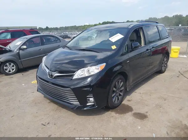 5TDDZ3DC2KS224948 2019 TOYOTA SIENNA - Image 2