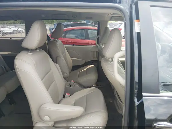 5TDDZ3DC2KS224948 2019 TOYOTA SIENNA - Image 8