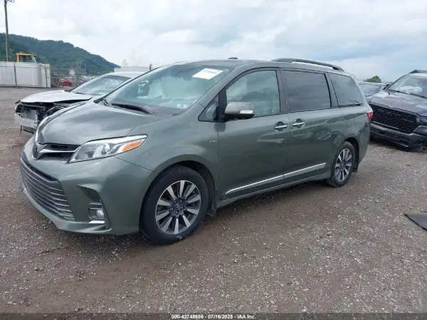 5TDDZ3DC2LS237300 2020 TOYOTA SIENNA - Image 2