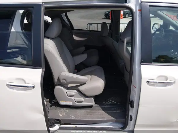 5TDDZ3DC2LS242495 2020 TOYOTA SIENNA - Image 8