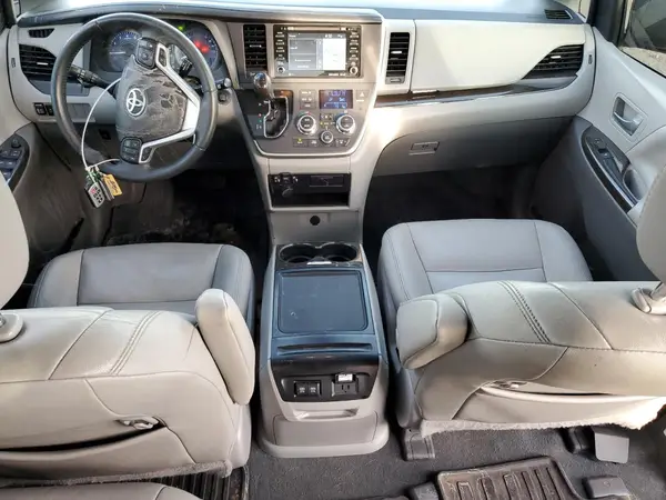 5TDDZ3DC2LS243324 2020 TOYOTA SIENNA - Image 8