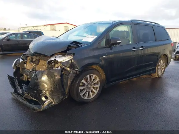 5TDDZ3DC2LS251388 2020 TOYOTA SIENNA - Image 2