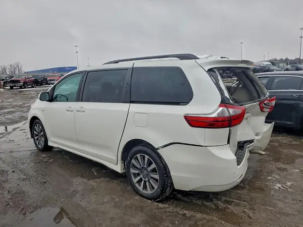 5TDDZ3DC2LS252072 2020 TOYOTA SIENNA - Image 2