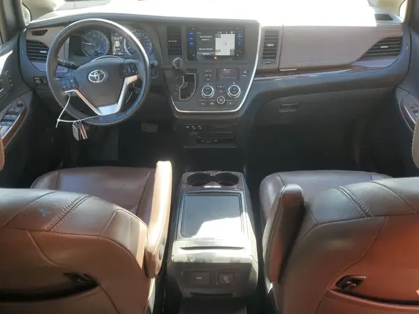 5TDDZ3DC3HS154952 2017 TOYOTA SIENNA - Image 8