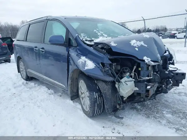 5TDDZ3DC3HS154966 2017 TOYOTA SIENNA - Image 1