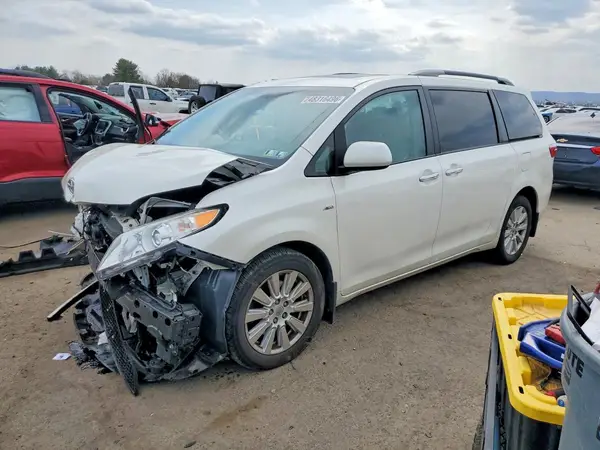 5TDDZ3DC3HS164932 2017 TOYOTA SIENNA - Image 1