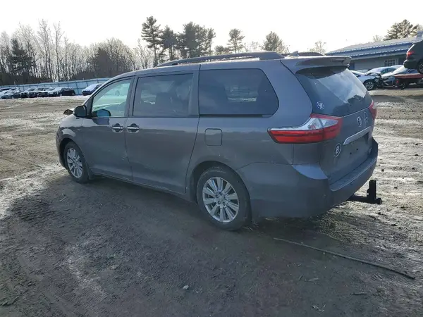 5TDDZ3DC3HS166454 2017 TOYOTA SIENNA - Image 2