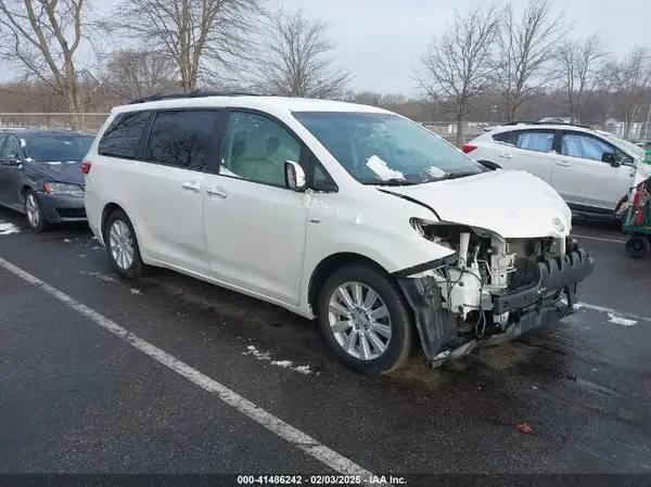 5TDDZ3DC3HS167636 2017 TOYOTA SIENNA - Image 1