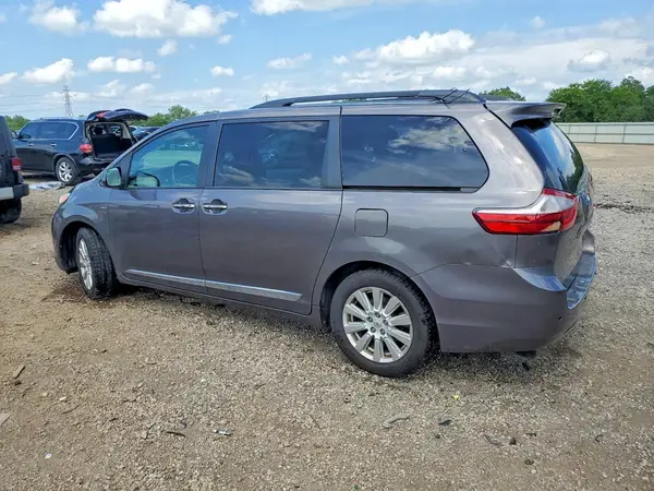 5TDDZ3DC3HS170553 2017 TOYOTA SIENNA - Image 2