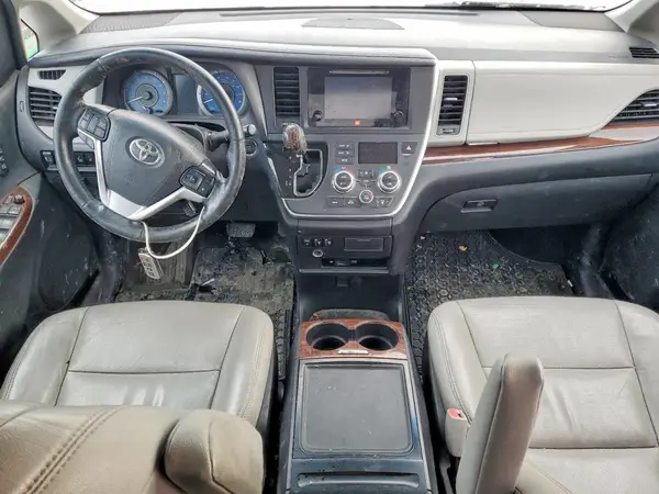 5TDDZ3DC3HS176532 2017 TOYOTA SIENNA - Image 8