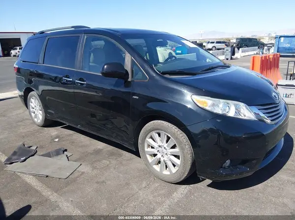 5TDDZ3DC3HS176921 2017 TOYOTA SIENNA - Image 1