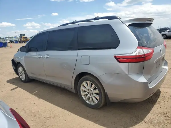 5TDDZ3DC3HS177700 2017 TOYOTA SIENNA - Image 2