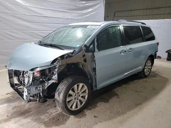 5TDDZ3DC3HS178281 2017 TOYOTA SIENNA - Image 1
