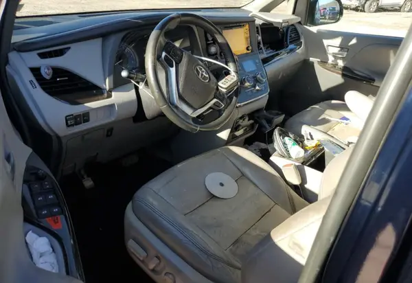 5TDDZ3DC3JS189979 2018 TOYOTA SIENNA - Image 8