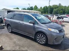 5TDDZ3DC3JS192056 2018 TOYOTA SIENNA