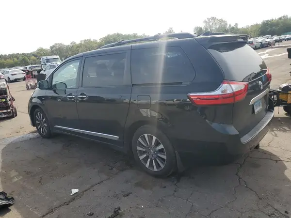 5TDDZ3DC3JS194793 2018 TOYOTA SIENNA - Image 2