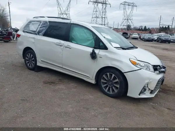 5TDDZ3DC3JS197113 2018 TOYOTA SIENNA - Image 1