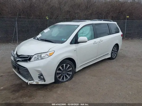 5TDDZ3DC3JS197113 2018 TOYOTA SIENNA - Image 2