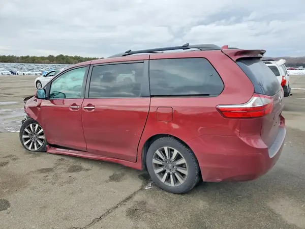 5TDDZ3DC3JS198987 2018 TOYOTA SIENNA - Image 2
