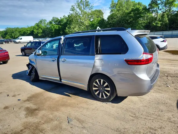 5TDDZ3DC3JS199816 2018 TOYOTA SIENNA - Image 2