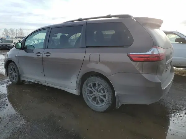 5TDDZ3DC3JS200091 2018 TOYOTA SIENNA - Image 2
